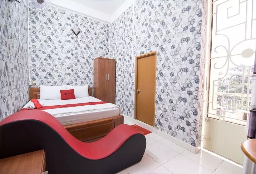 هتل Reddoorz Near Tan Son Nhat Airport 3