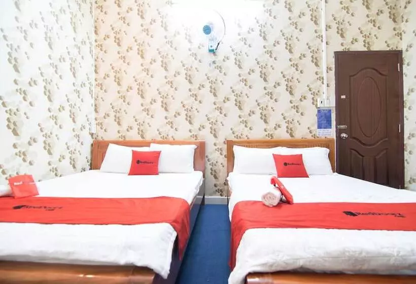 هتل Reddoorz Near Tan Son Nhat Airport 3