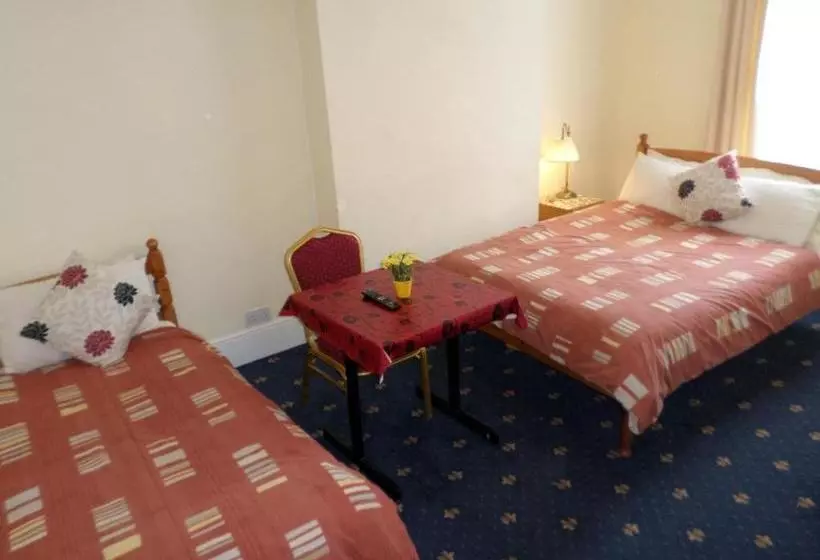 پانسیون Atini Guest House