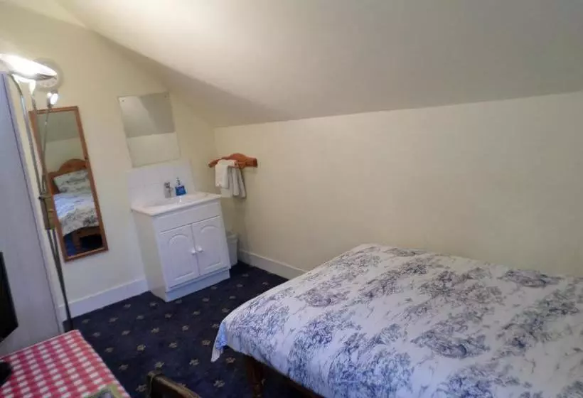 پانسیون Atini Guest House