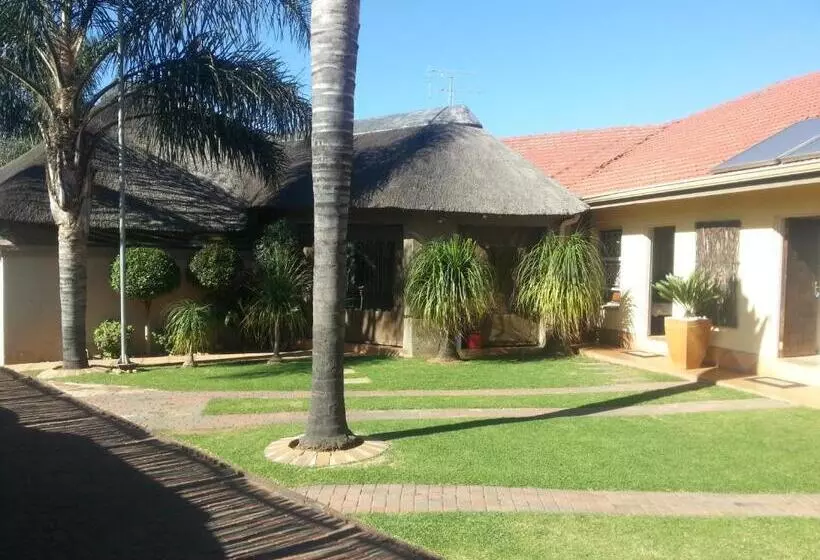 ペンション Big 5 Guest House