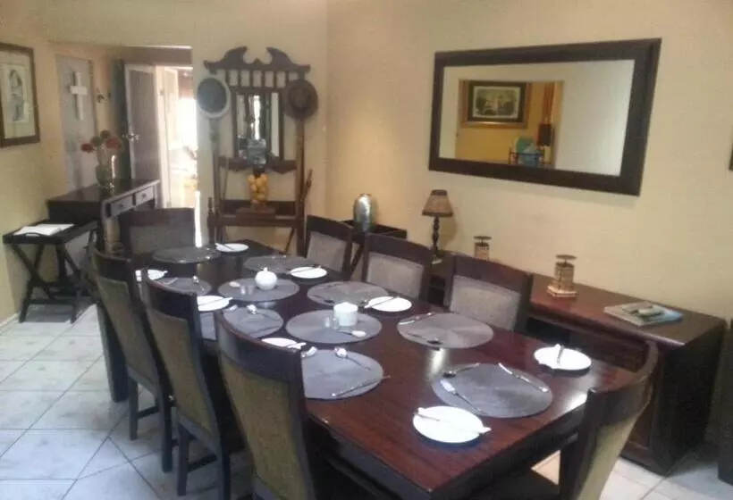 ペンション Big 5 Guest House