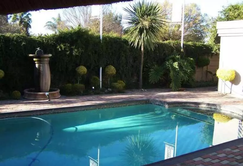 ペンション Big 5 Guest House