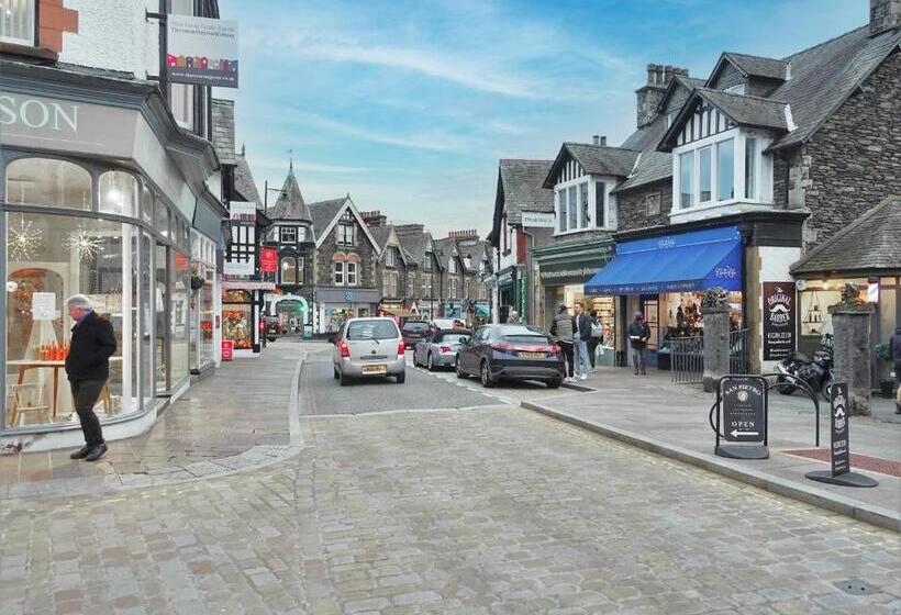 膳宿费 Broadlands Windermere