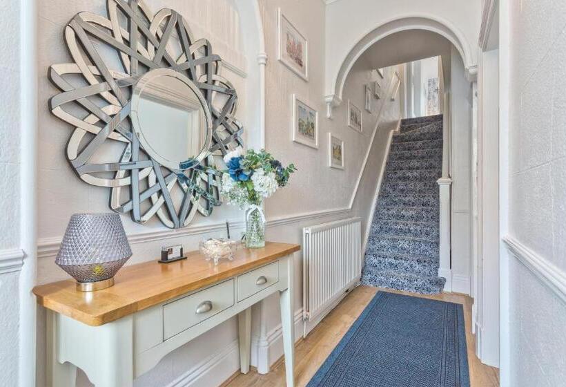 膳宿费 Broadlands Windermere