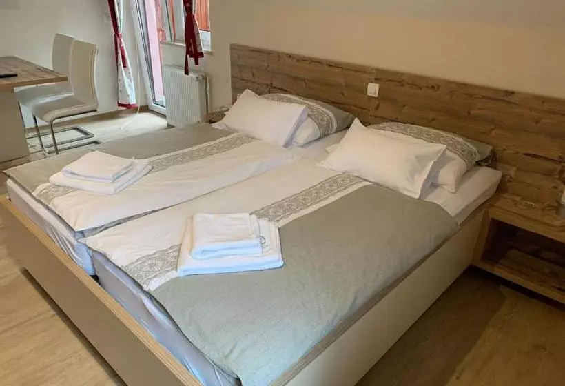 پانسیون Guesthouse Veranda