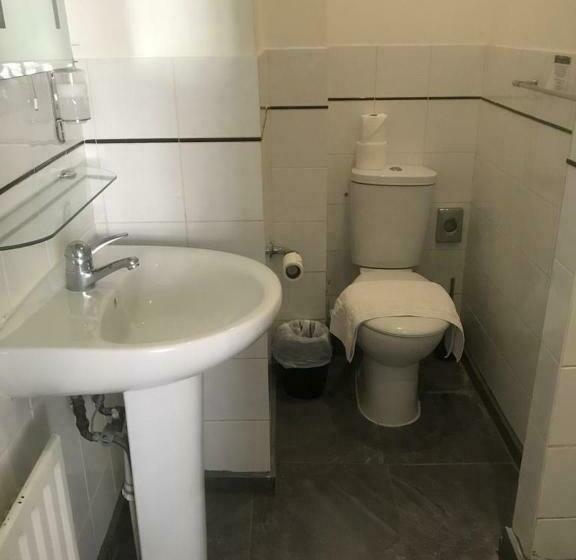 פנסיון Kempfield House