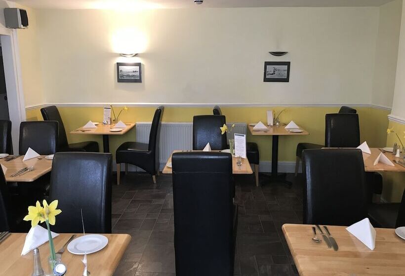 פנסיון Kempfield House