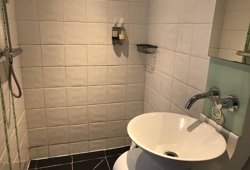 פנסיון Kempfield House