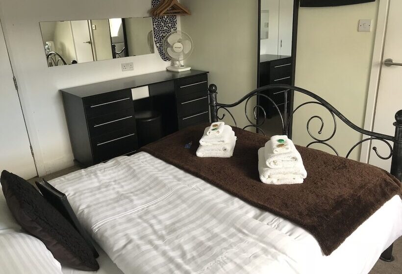 פנסיון Kempfield House