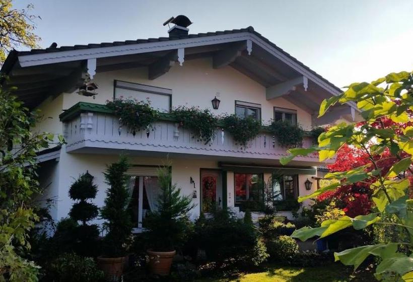 פנסיון Nußdorfer Gästehaus