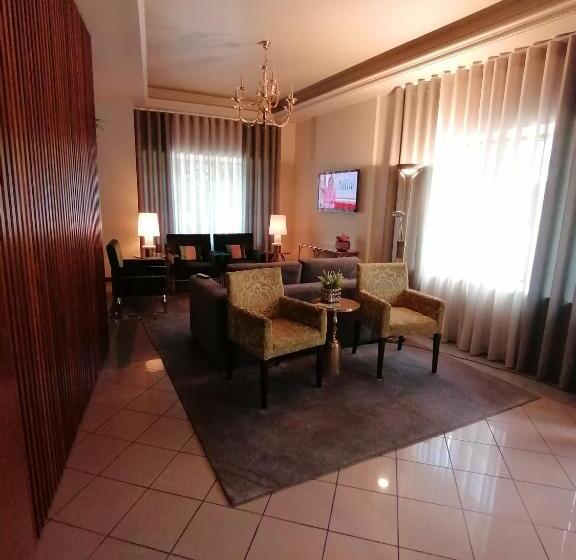 פנסיון Residencial Imperial