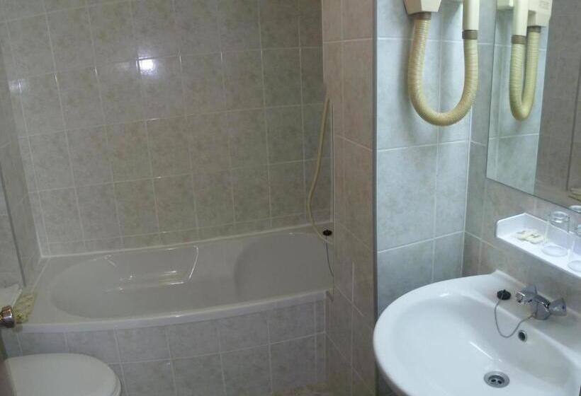 פנסיון Residencial Imperial