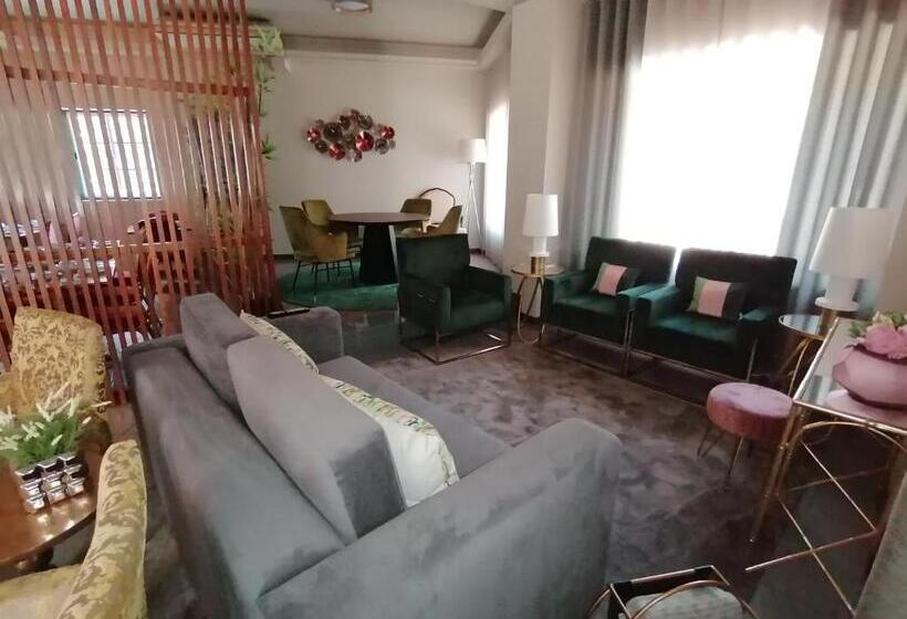 פנסיון Residencial Imperial