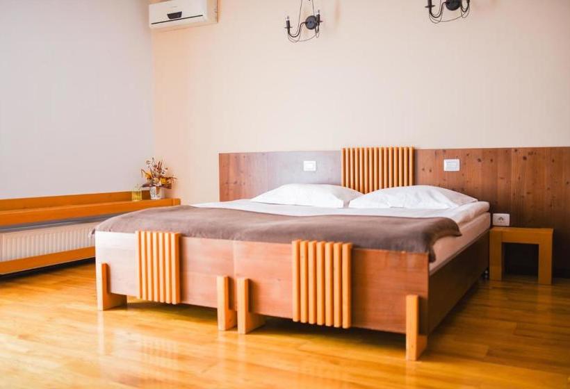 بنسيون Stupina