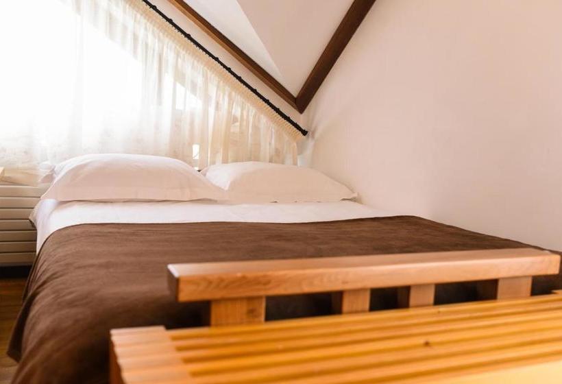 بنسيون Stupina