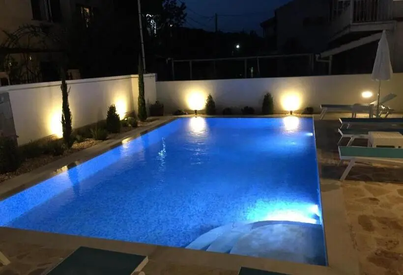 The Central Suites