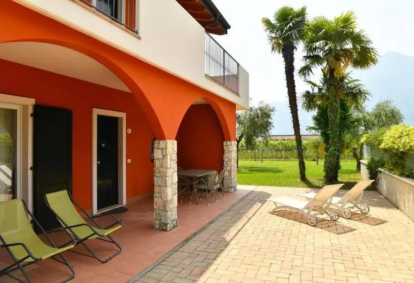 ホテル Agriturismo Maso Bergot