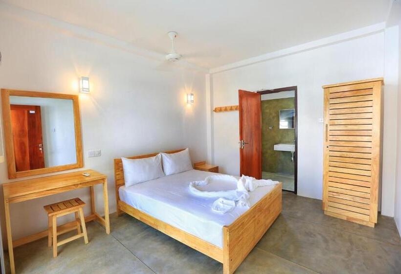 酒店 Arugambay Roccos