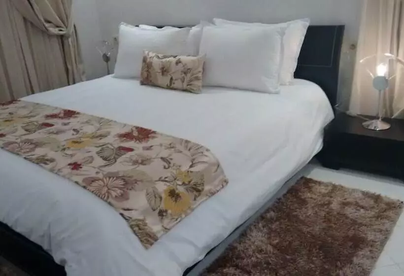 Hotelli Hospitality Inn