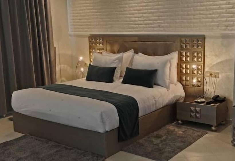 Отель Hospitality Inn