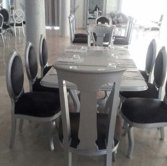 Отель Hospitality Inn