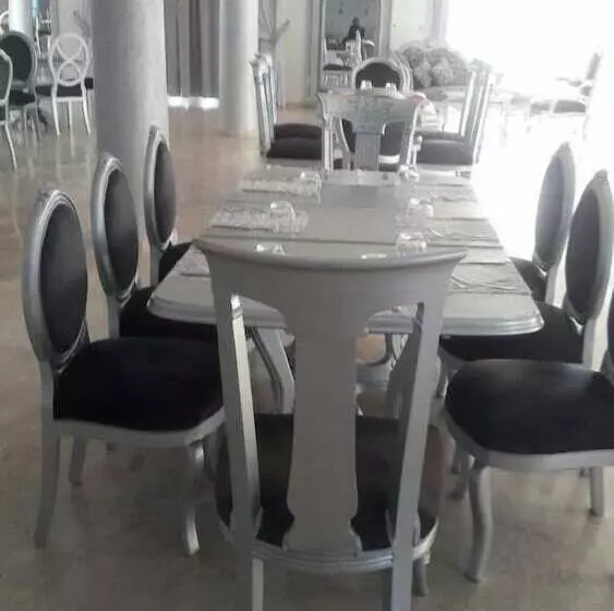 Hotelli Hospitality Inn