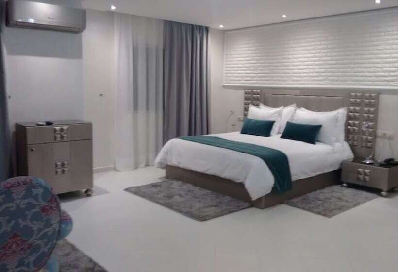 Отель Hospitality Inn