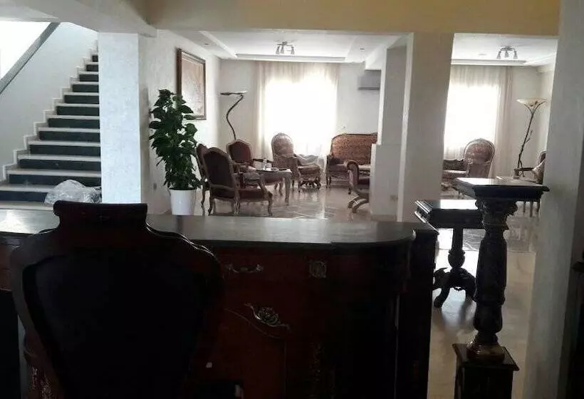 Hotelli Hospitality Inn