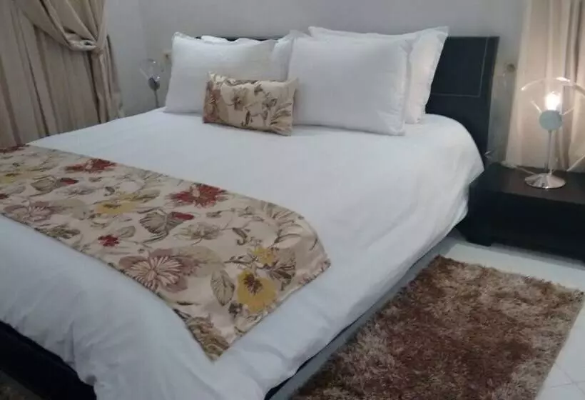 Hotelli Hospitality Inn