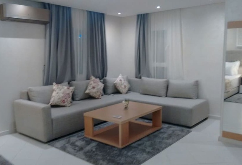 Отель Hospitality Inn