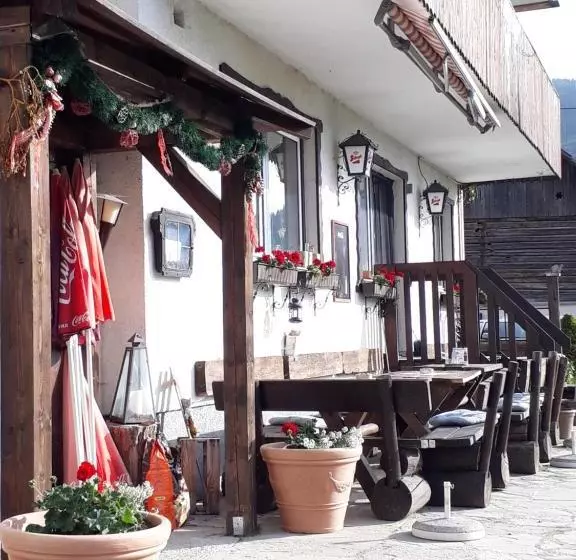 ペンション Berggasthof Schwaigerhof