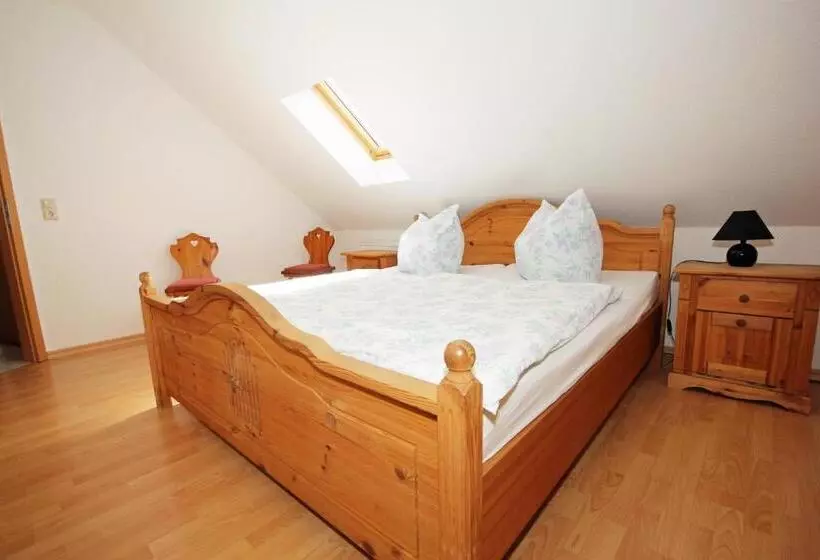 Majatalo Garni Zum Goldenen Ring