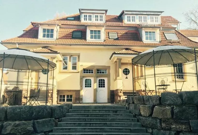 ペンション Gasthaus Loewenthor & Hotel Hahn