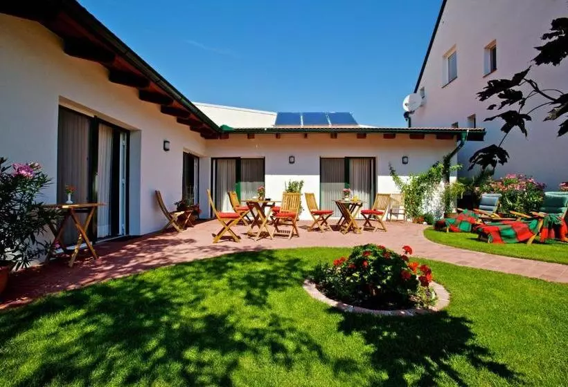 Majatalo Gästehaus Samira