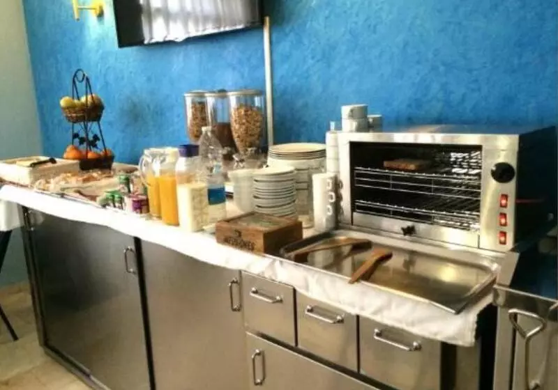 پانسیون Hostal Baler