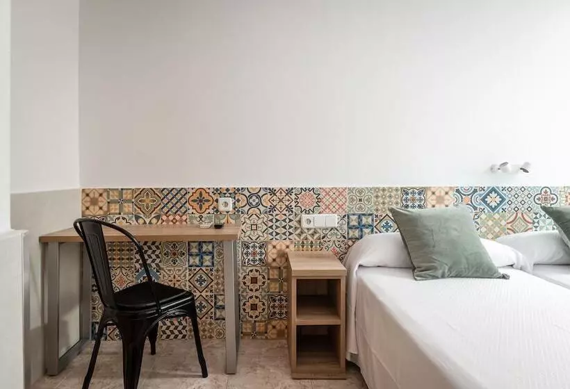 پانسیون Hostal Baler