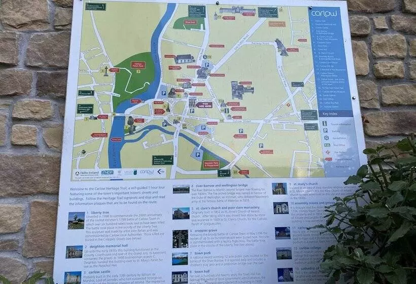 ペンション Red Setter Town House B&b