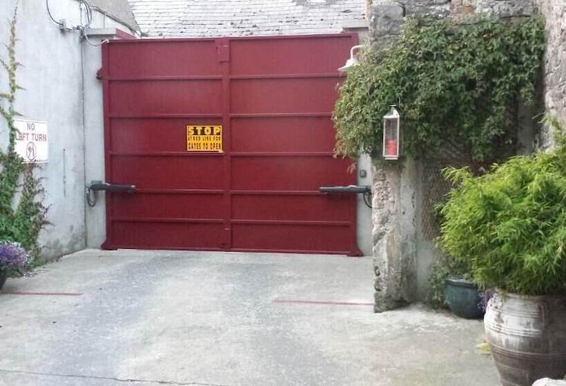 بنسيون Red Setter Town House B&b