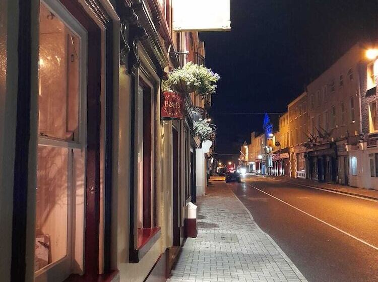 بنسيون Red Setter Town House B&b