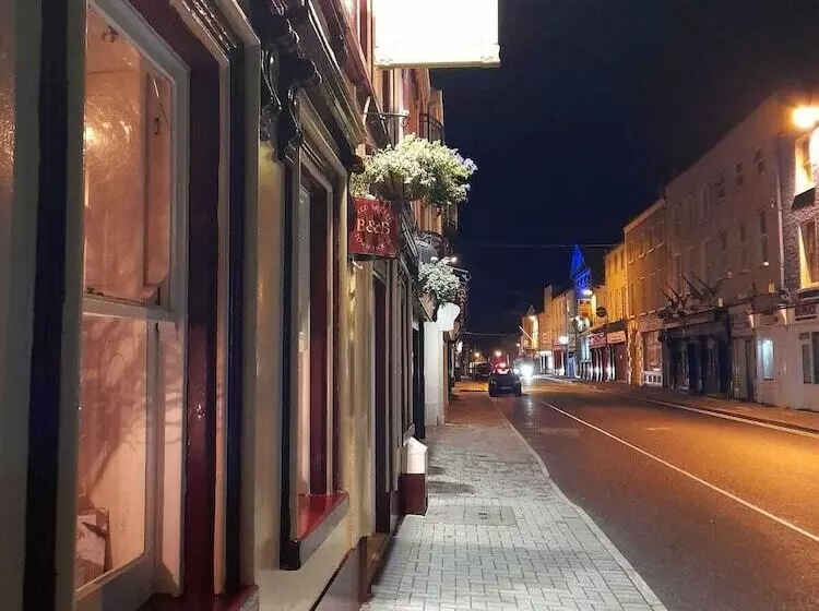 ペンション Red Setter Town House B&b