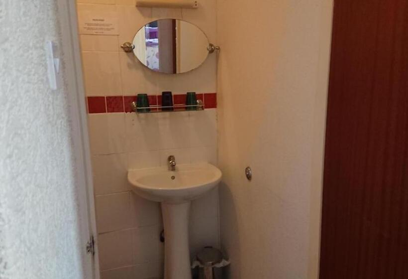 ペンション Ash Lea