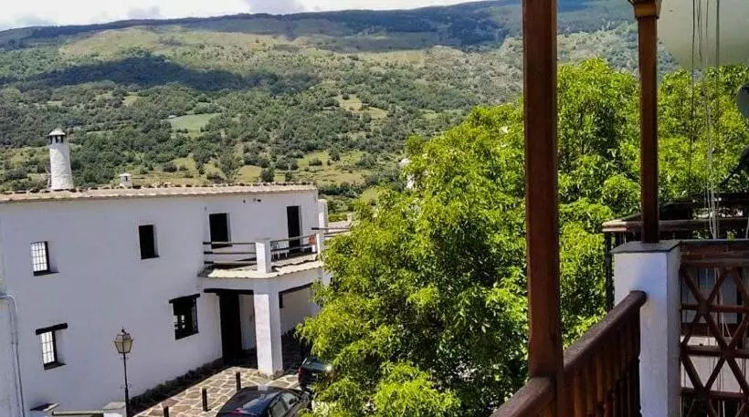 Majatalo Hostal El Cascapeñas De La Alpujarra