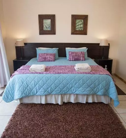 Majatalo Jaybay House