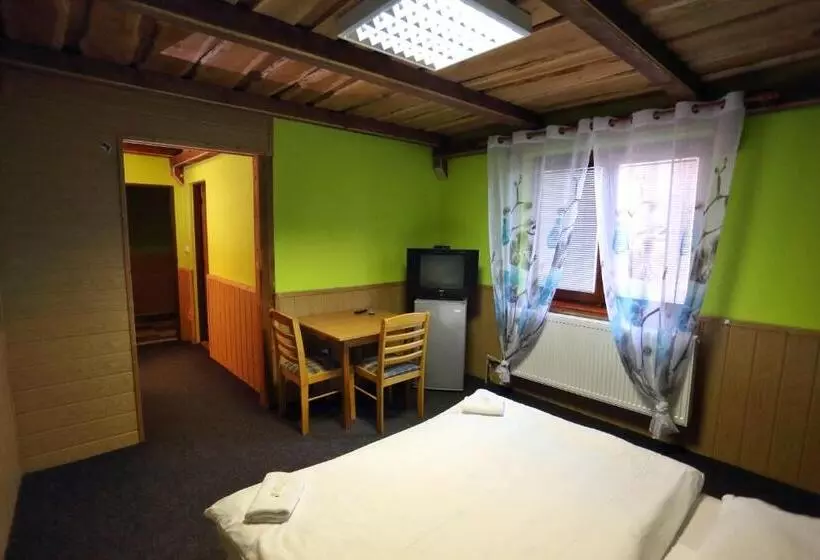 پانسیون Penzion šatovské Lípy