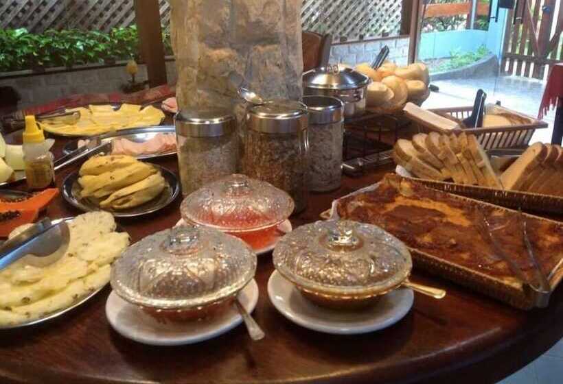 ペンション Pousada Telhado Azul