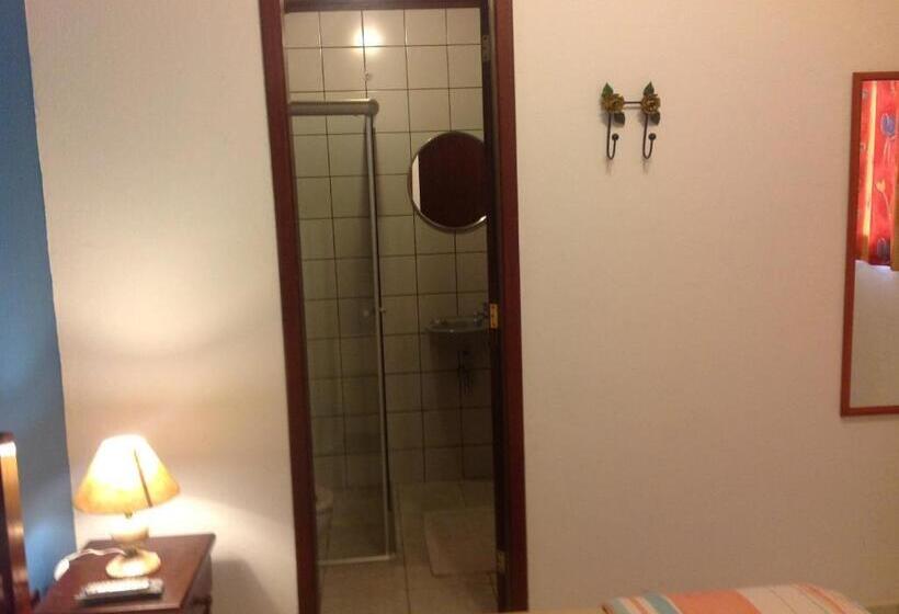 ペンション Pousada Telhado Azul