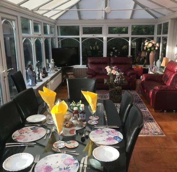 膳宿费 Redwood Lodge