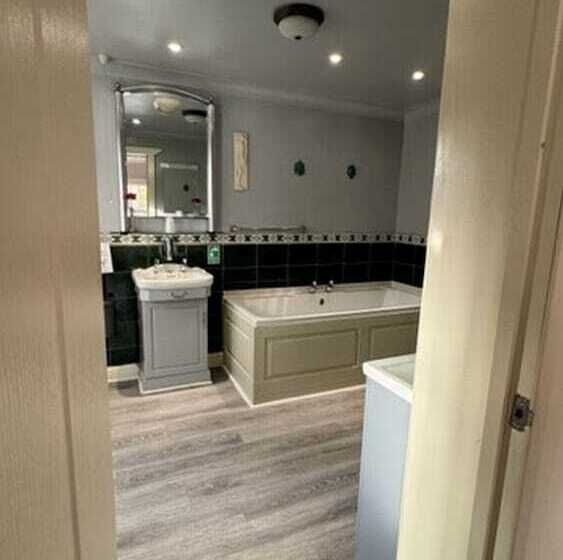 بنسيون The Railway Sleeper Lodge