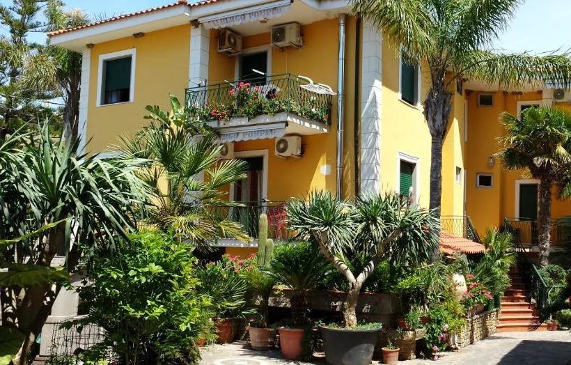 Aparthotel Pompeo
